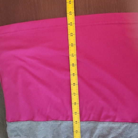 Tek Gear sz L pink with gray trim workout top - Picture 8 of 8